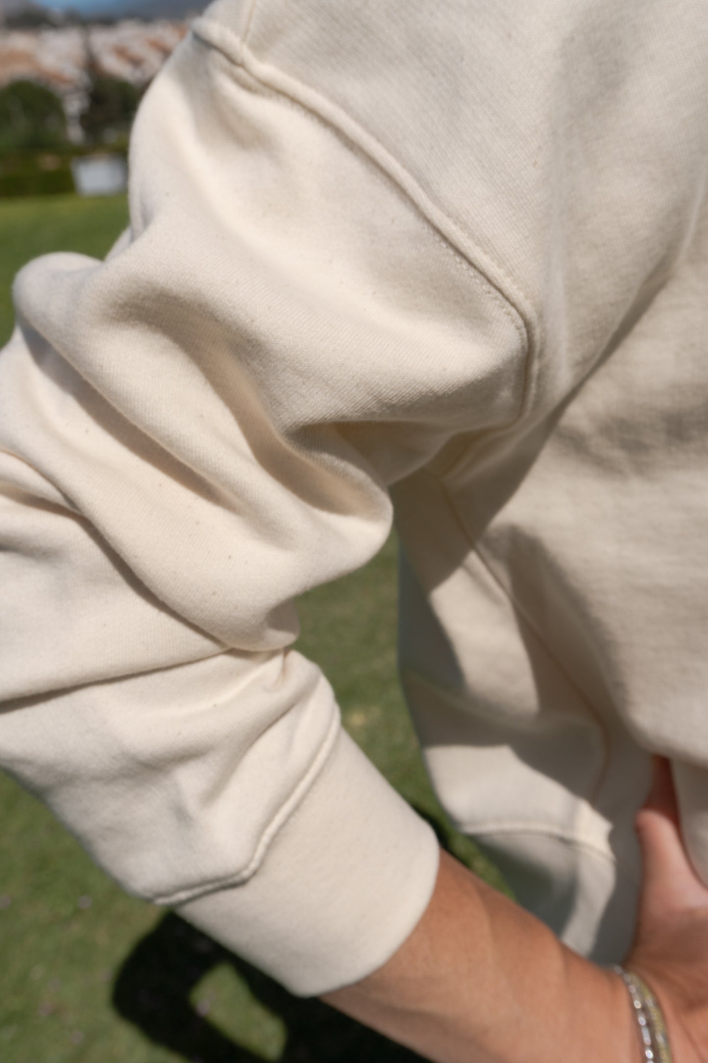 “Morning Bear” Organic Cotton Sweatshirt – Effortless Comfort with Character